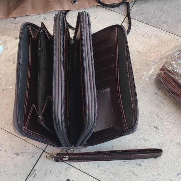 Wallet - Picture 2 of 3